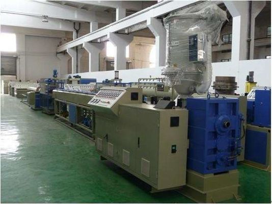 Ligne complètement automatique d'extrusion de tuyau de PE pour le tuyau ondulé de double mur en plastique