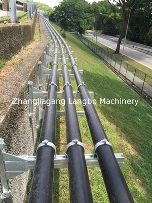 Ligne d'extrusion de production de tubes PE HDPE avec réservoir à vide de 11 mètres et coupeuse planétaire