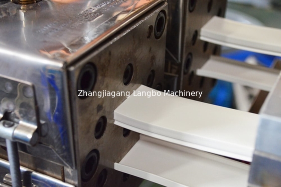 Ligne de relief vis jumelle conique d'extrusion de profil de Wpc extérieure
