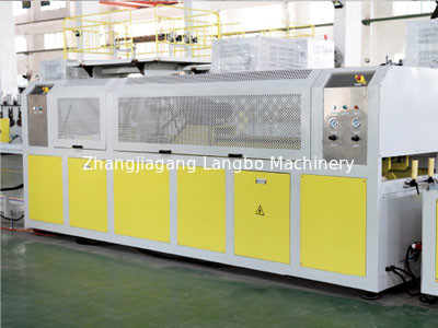Ligne de production de machines d'extrusion de profilés de fenêtres en PVC en plastique de génération personnalisée