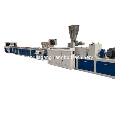 Machine de fabrication de panneaux à flûte WPC pour la décoration intérieure et extérieure
