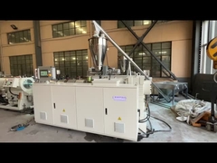 Ligne d'extrusion de tuyaux en PVC de 50-200 mm / machine de fabrication de tuyaux en PVC / ligne de production de tuyaux en PVC